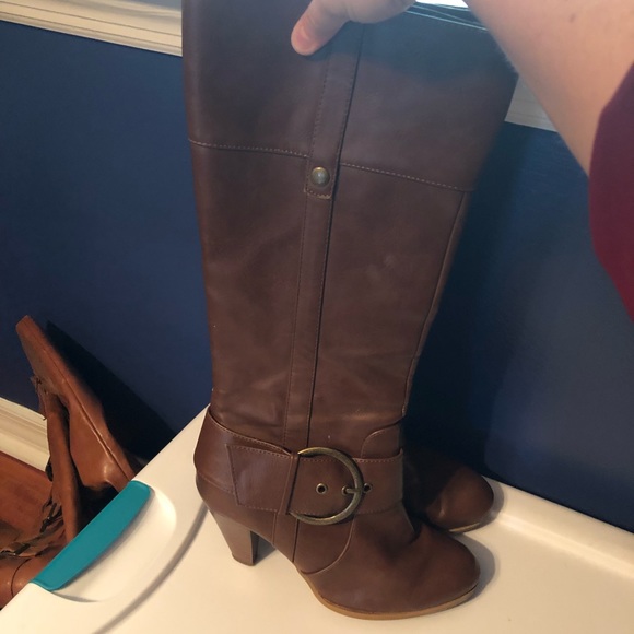 Shoes - Picture 2 of 8